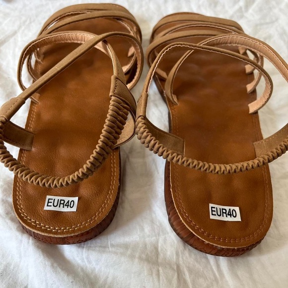 🧸tan moschino sandals🧸 - Picture 4 of 6